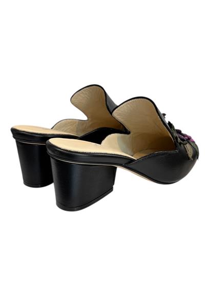 Mat Siyah Hakiki  Deri Çiçek Motifli El Yapımı Terlik 