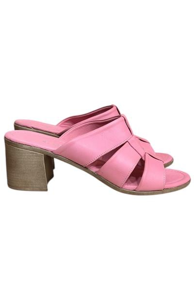Pembe Hakiki Deri Bant Detaylı Topuklu Comfort Taban Terlik