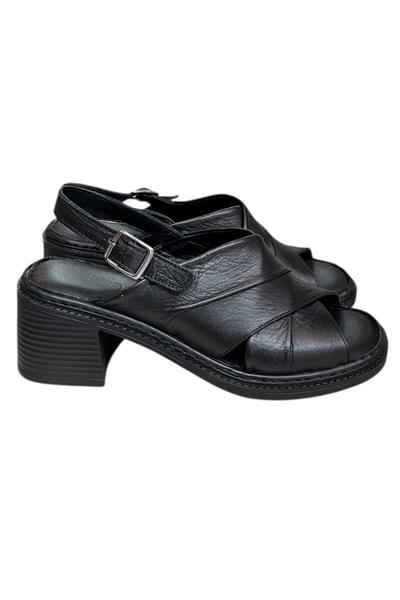 Siyah Hakiki Deri Çapraz Bantlı Puf Taban Topuklu Sandalet 