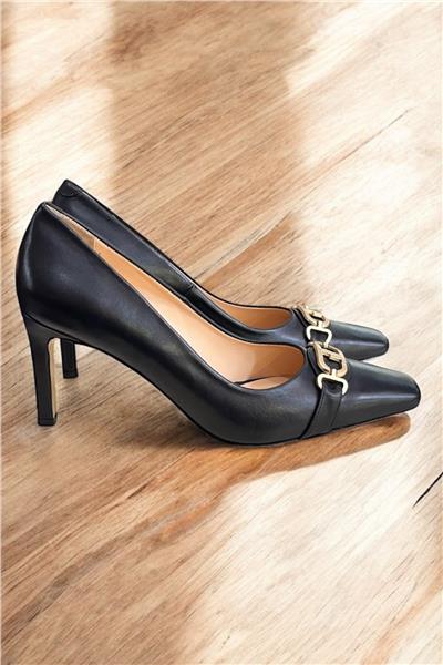 Siyah Hakiki Deri Toka Detay Topuklu Ayakkabı