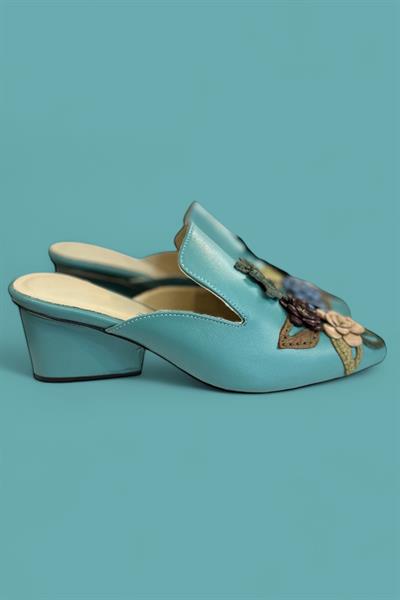 Turkuaz Hakiki  Deri Çiçek Motifli El Yapımı Terlik 