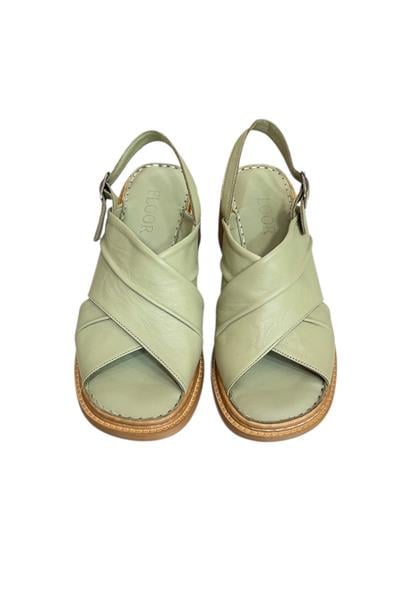 Yeşil Hakiki Deri Çapraz Bantlı Puf Taban Topuklu Sandalet 