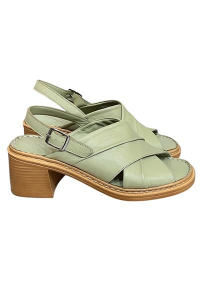 Yeşil Hakiki Deri Çapraz Bantlı Puf Taban Topuklu Sandalet 