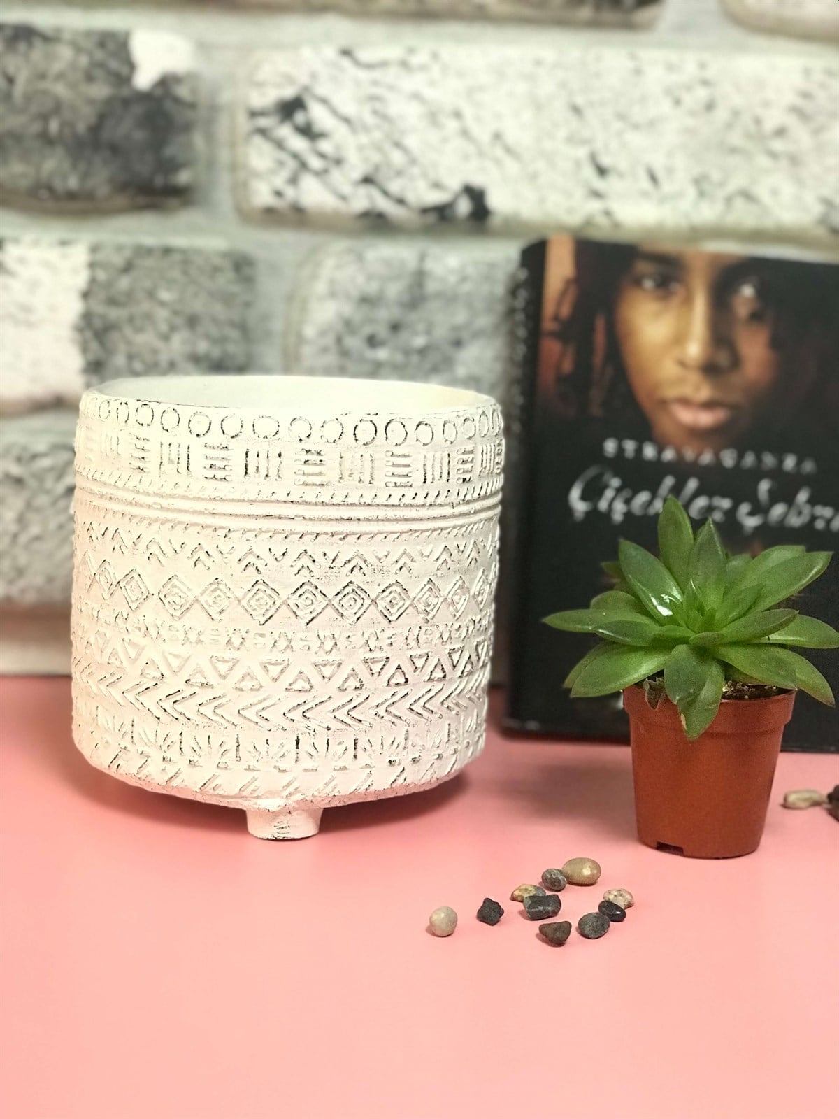 Ayaklı Etnik Desen Dekoratif Beton Saksı
