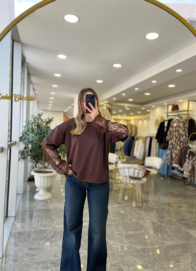 Dantel Detaylı Tişört 