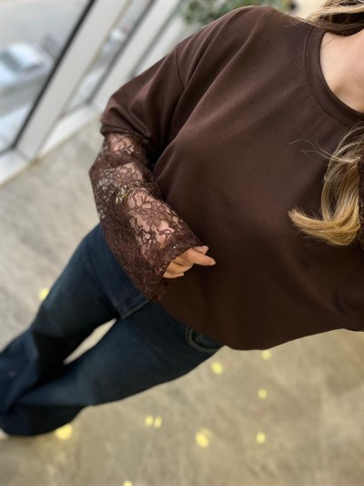 Dantel Detaylı Tişört 