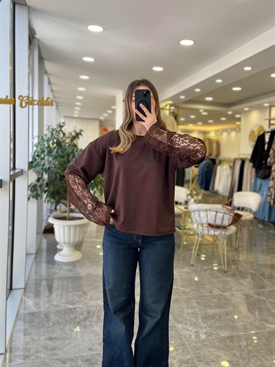 Dantel Detaylı Tişört 