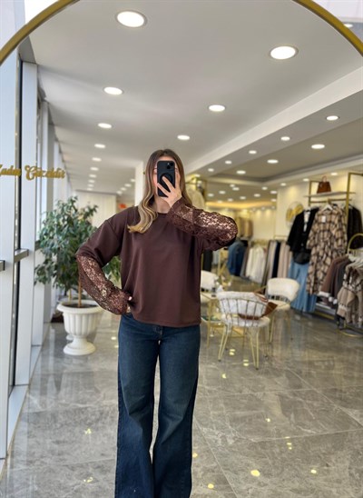 Dantel Detaylı Tişört 