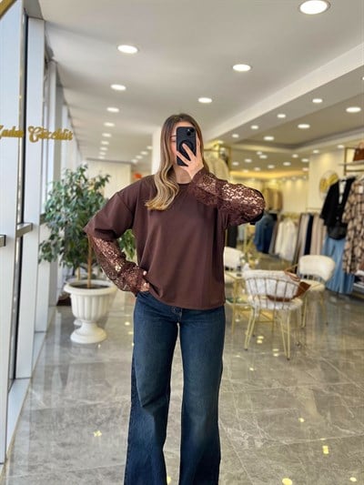 Dantel Detaylı Tişört 