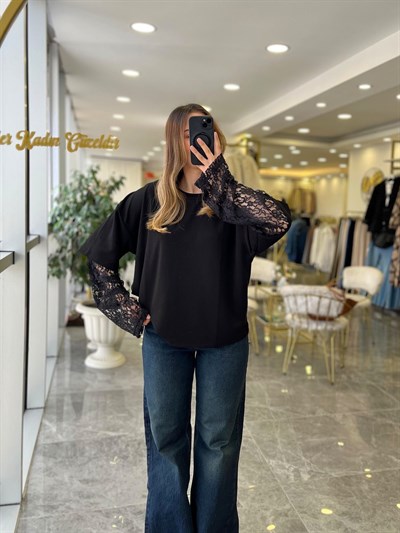 Dantel Detaylı Tişört