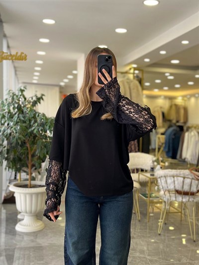 Dantel Detaylı Tişört