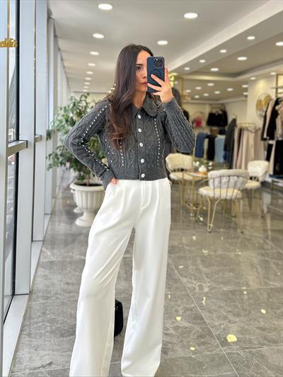 Düğme Detaylı Gri Hırka