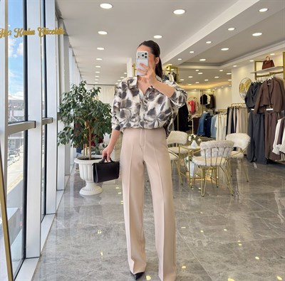 Gold Düğme Detaylı Pantolon