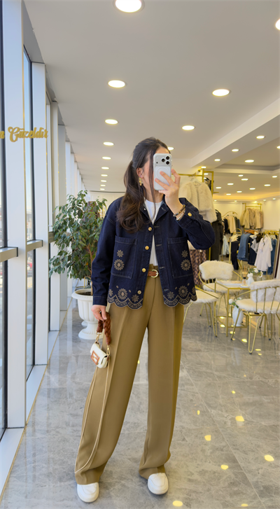 İşlemeli Denim Ceket 