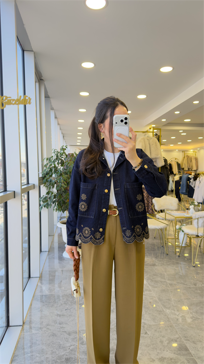 İşlemeli Denim Ceket 