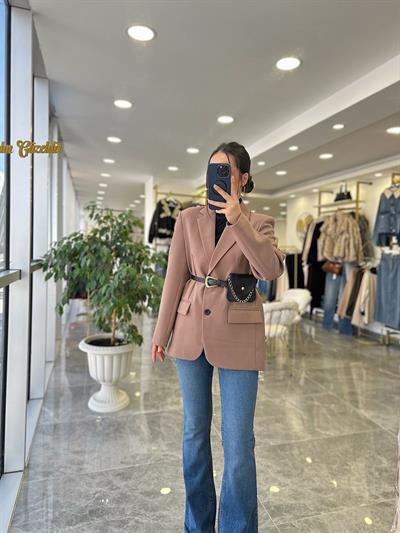 Kemer Detaylı Ceket