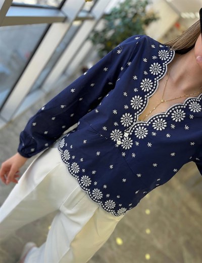 Lacivert İşlemeli Gömlek