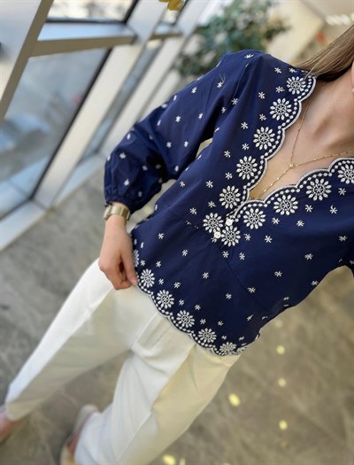 Lacivert İşlemeli Gömlek