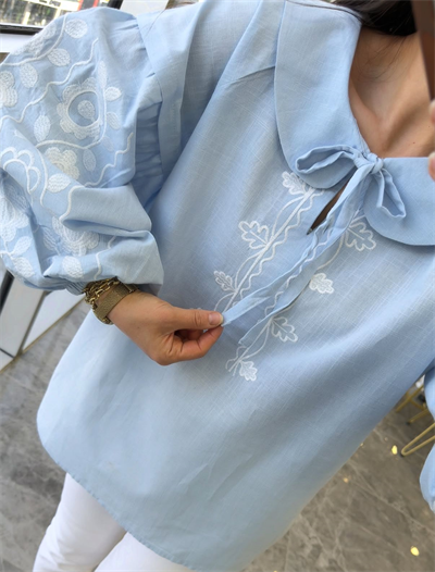 Mavi Balon Kol İşlemeli Gömlek