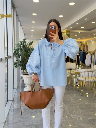 Mavi Balon Kol İşlemeli Gömlek