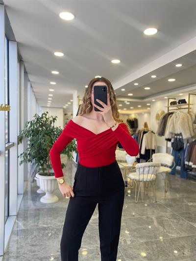 Omuz Dekolte Bluz Kırmızı