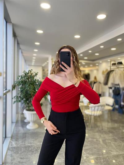 Omuz Dekolte Bluz Kırmızı