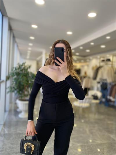 Omuz Dekolte Bluz Siyah