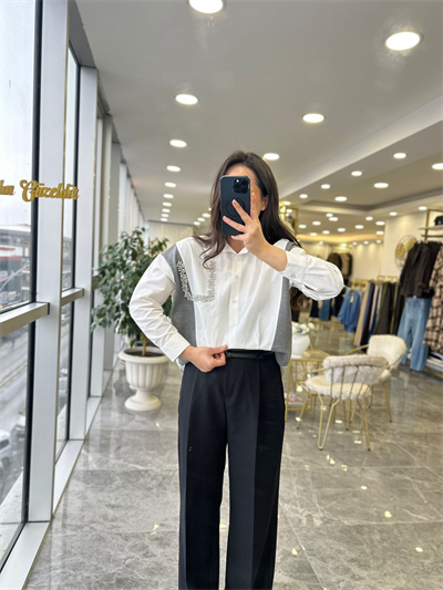 Taş Detaylı Tasarım Gömlek