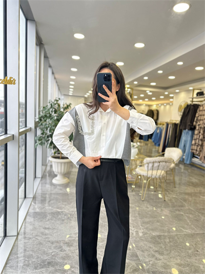 Taş Detaylı Tasarım Gömlek