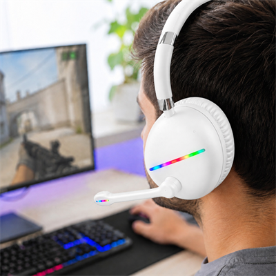 Beyaz Max17 RGB Aydınlatmalı Bluetooth 5.0 Kablosuz Kulak Üstü Oyuncu Kulaklığı Mikrofonlu 40 mm Güçlü Ses TF Kart Destekli Type C Şarjlı Gaming Headset