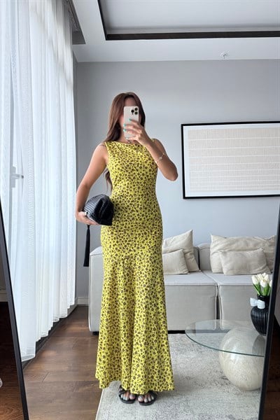 ARKA DEKOLTELİ ÇİÇEKLİ ELBİSE