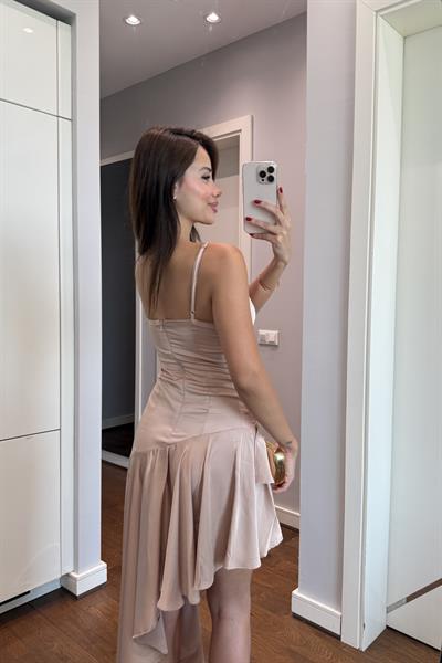 ASKLI ASİMETRİK SATEN ELBİSE