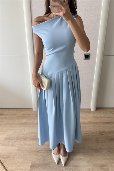BEL DETAYLI DÜŞÜK YAKA PİLELİ ELBİSE BEBE MAVİSİ