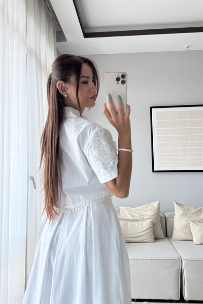 BEYAZ DANTEL VE NAKIŞ DETAYLI GÖMLEK ETEK TAKIM