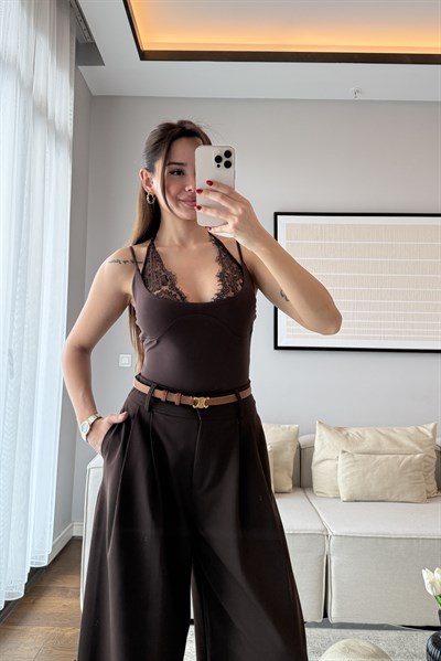 DANTEL DETAYLI BODYSUİT- KAHVE