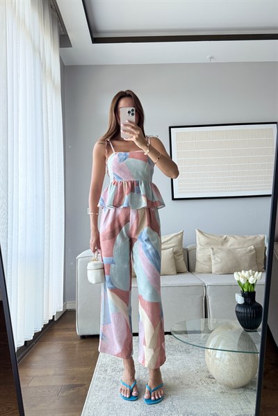 DESENLİ ASKILI BLUZ PANTOLON TAKIM