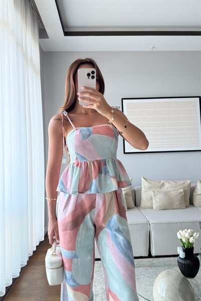 DESENLİ ASKILI BLUZ PANTOLON TAKIM