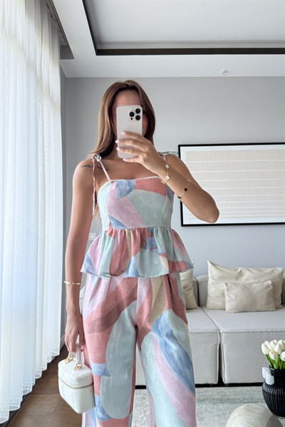 DESENLİ ASKILI BLUZ PANTOLON TAKIM