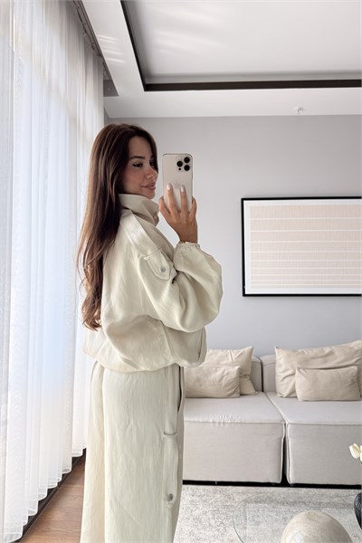 DİK YAKA ÇITÇIT DÜĞMELİ SATENCEKET VE PANTOLON TAKIM
