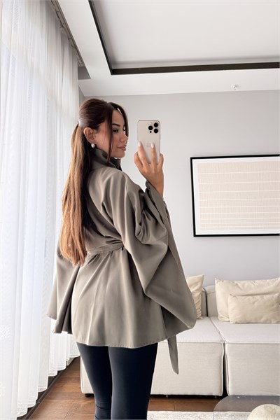 DİK YAKA KUŞAKLI PANÇO TRENÇKOT
