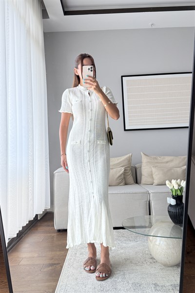 DÜĞMELİ MAXİ TRİKO ELBİSE