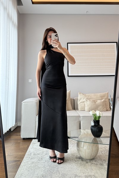 FULAR DETAYLI SATEN ELBİSE-SİYAH