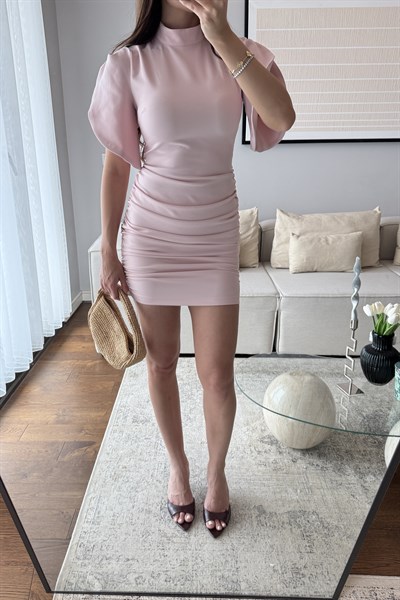 HACİMLİ KOL DETAYLI DRAPELİ ELBİSE-PEMBE