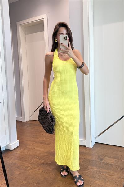 HALTER YAKA SARI ELBİSE