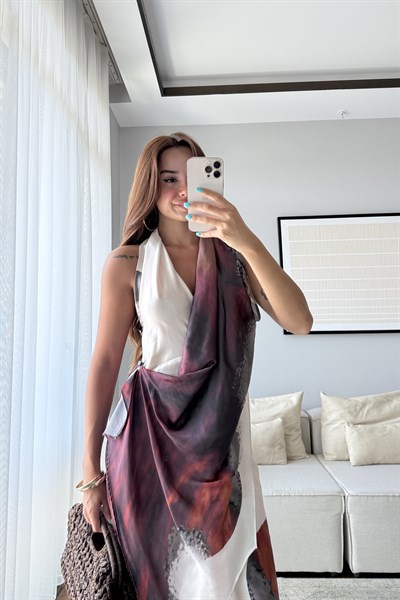 HALTER YAKA UZUN DÖKÜMLÜ ELBİSE