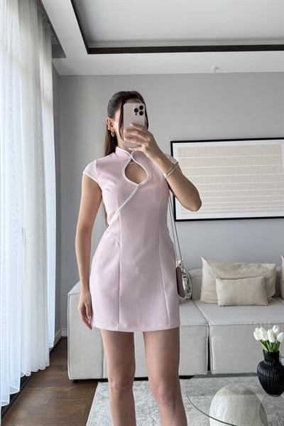 KONTRAST BİYELİ MİNİ ELBİSE-PEMBE