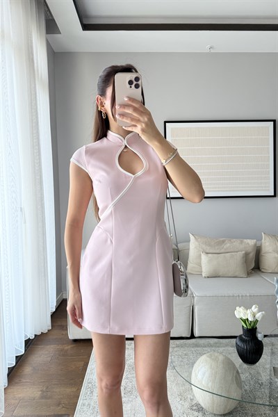 KONTRAST BİYELİ MİNİ ELBİSE-PEMBE