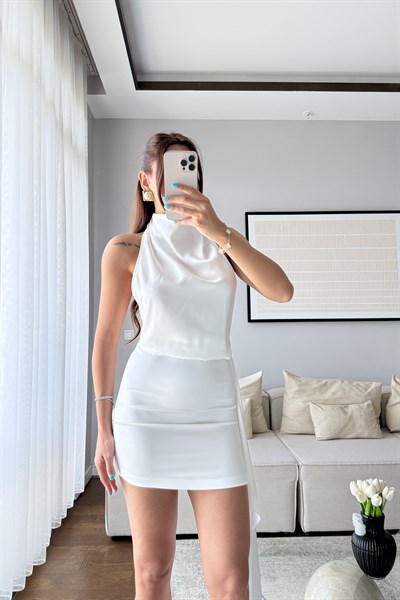 KUYRUKLU SATEN ELBİSE-BEYAZ