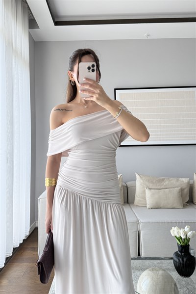 MADDONNA YAKA UZUN ELBİSE-BEJ
