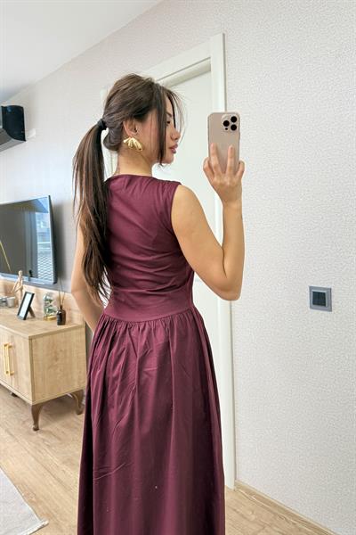 ÖNDEN FERMUAR DETAYLI BORDO ELBİSE